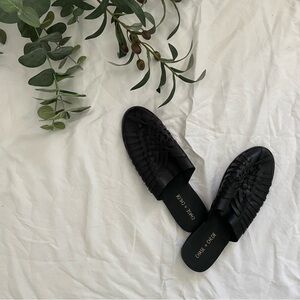 CHASE + CHLOE Fisherman Mule Flats in Black